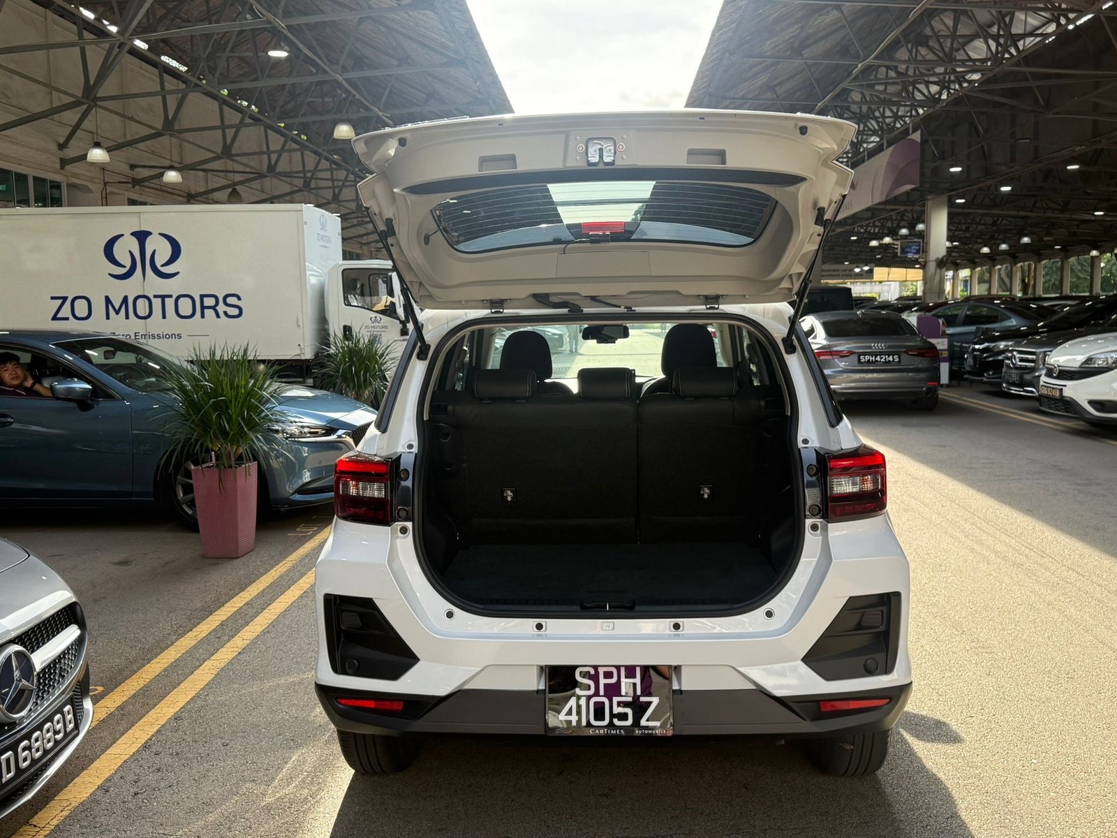Toyota Raize Hybrid 1.2G photo 9